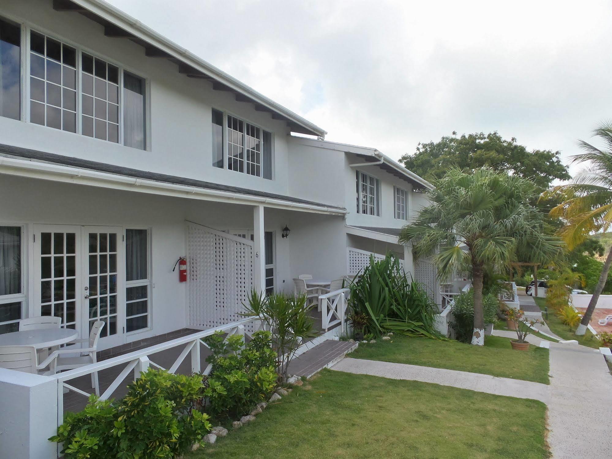 Dickenson Bay Cottages Cedar Grove エクステリア 写真