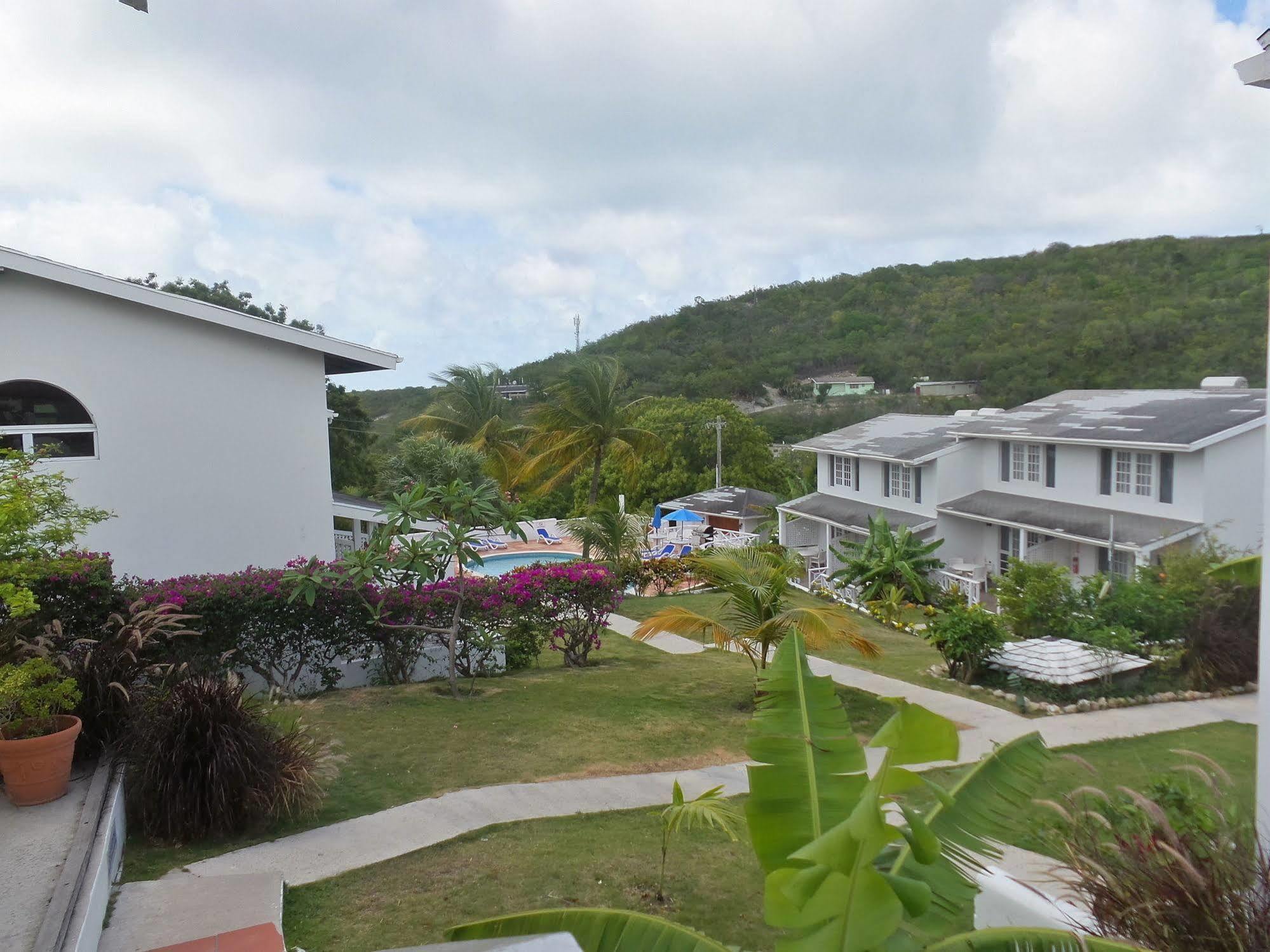 Dickenson Bay Cottages Cedar Grove エクステリア 写真