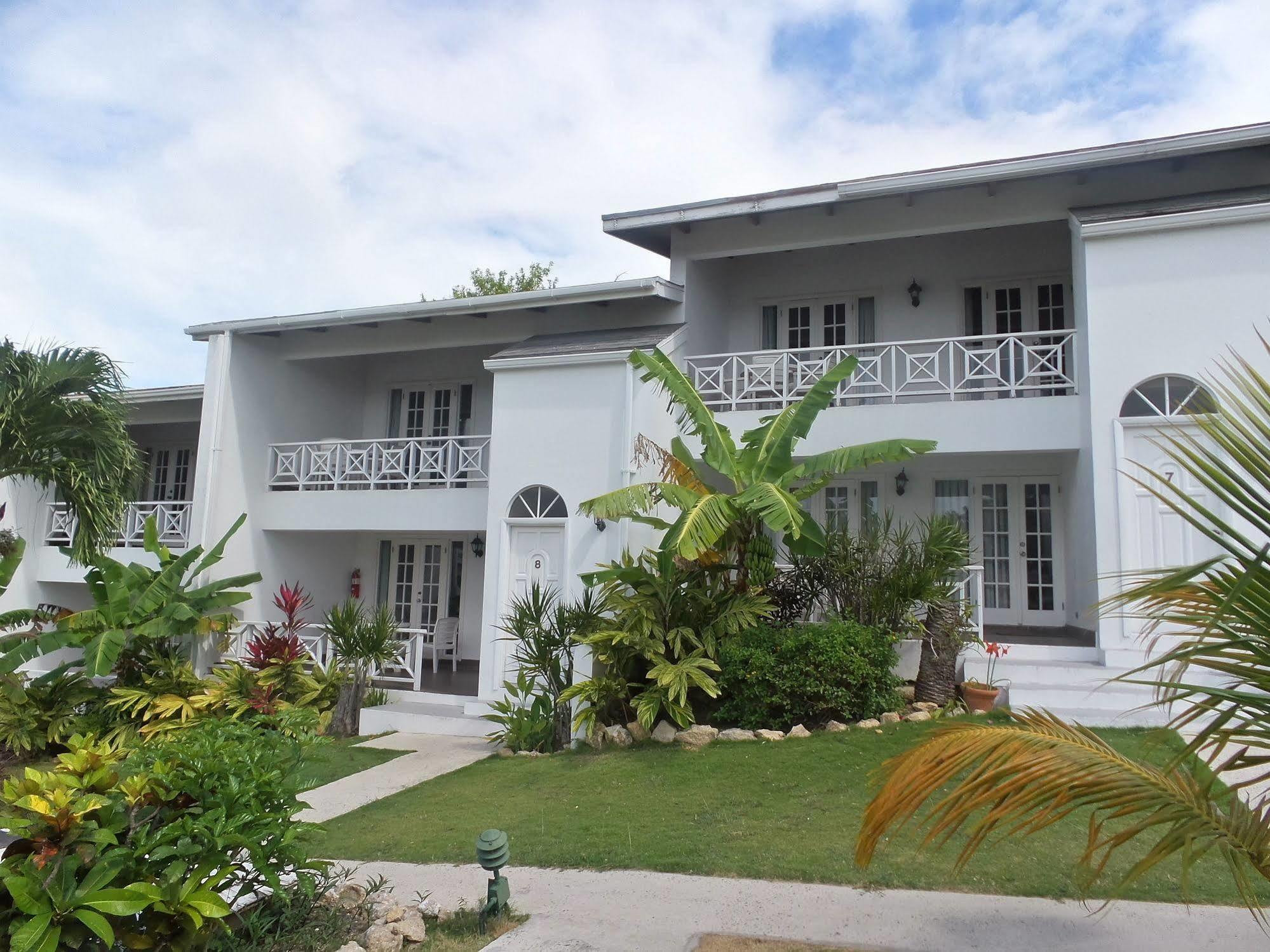 Dickenson Bay Cottages Cedar Grove エクステリア 写真